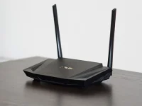 怎么管理wifi路由器？首先登錄路由器管理界面，然后修改無線名稱和密碼，接著設(shè)置訪客網(wǎng)絡(luò)，最后開啟防火墻和家長控制功能。-路由網(wǎng)